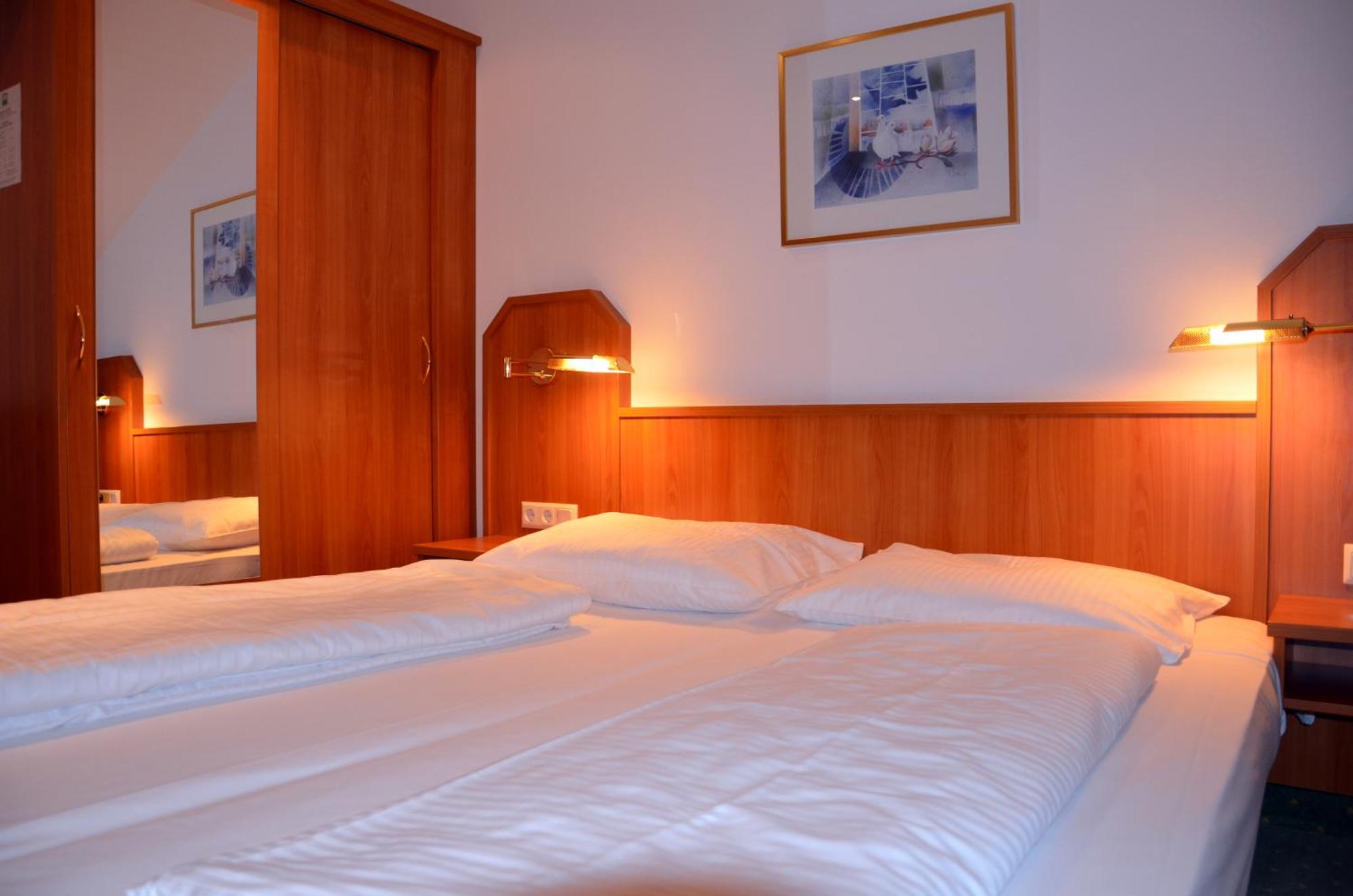 Hotel Haus Am Park Bad Homburg vor der Hoehe Luaran gambar