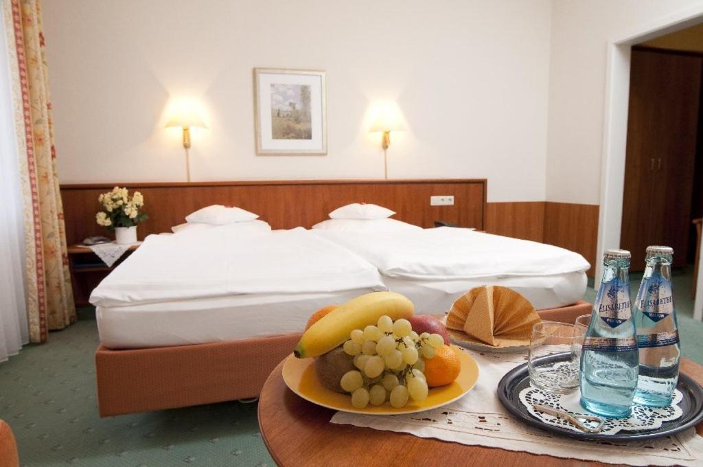 Hotel Haus Am Park Bad Homburg vor der Hoehe Luaran gambar