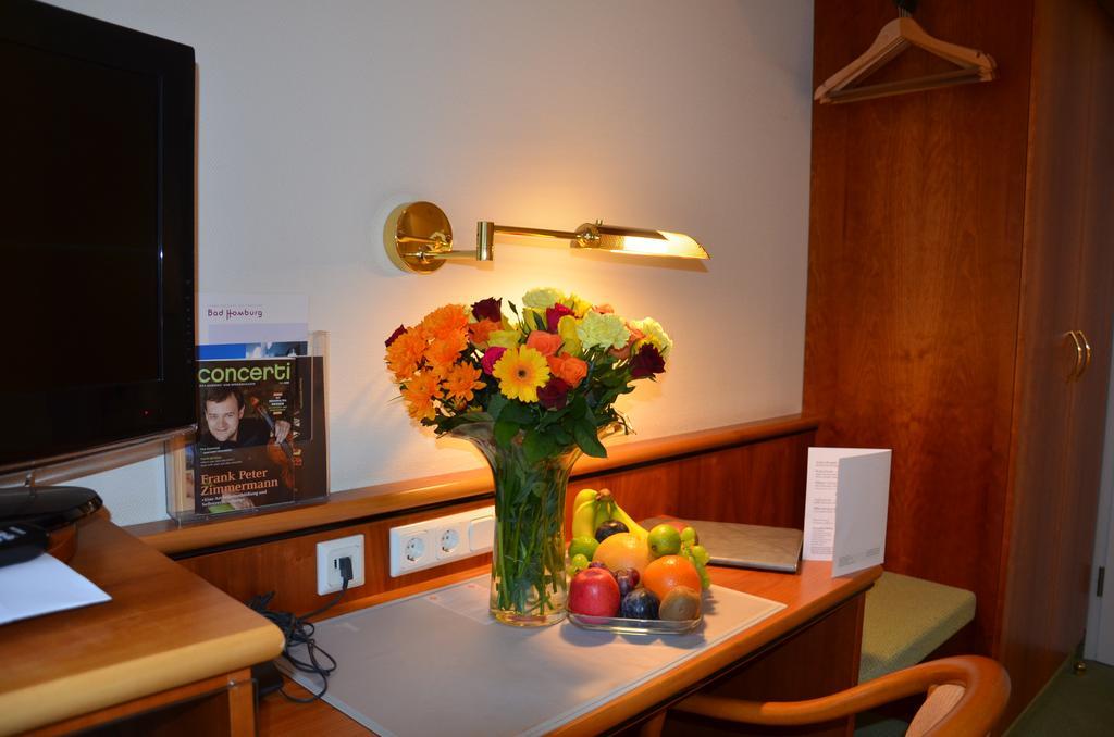 Hotel Haus Am Park Bad Homburg vor der Hoehe Luaran gambar