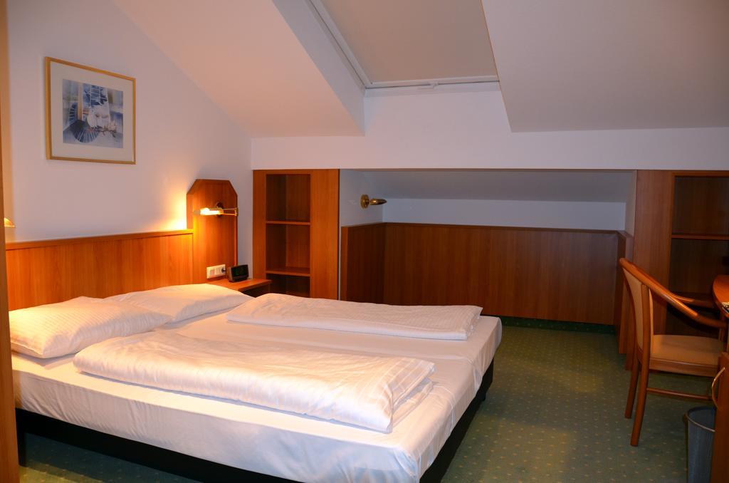 Hotel Haus Am Park Bad Homburg vor der Hoehe Luaran gambar