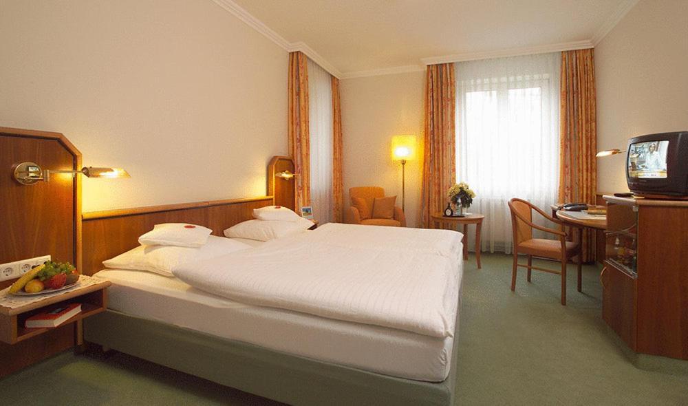 Hotel Haus Am Park Bad Homburg vor der Hoehe Bilik gambar